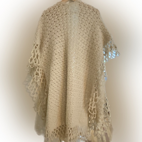 *VINTAGE* beautiful handmade wrap - Picture 4 of 10
